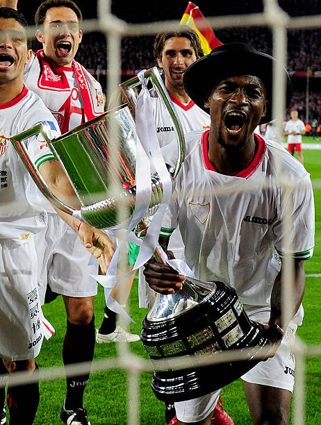 奋的年轻人 奋的年轻人