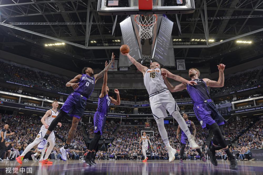 路球员和中 路球员和中